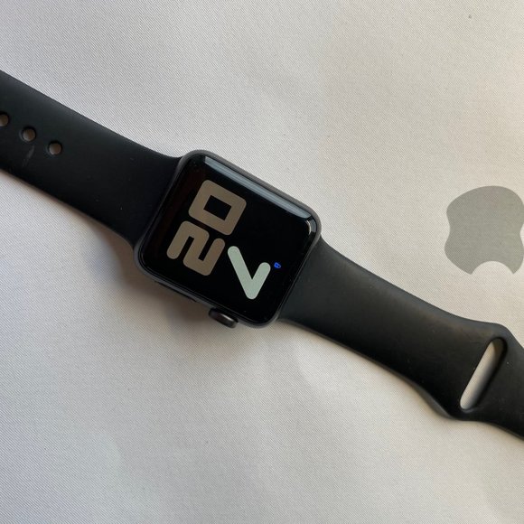 Apple 38mm Series 3 GPS Smart Watch Space Gray - Picture 2 of 5